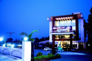 taraji resort hotel and restaurant