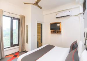 Sangvi Palace,Gautam Buddh Nagar>>Delhi,3 star