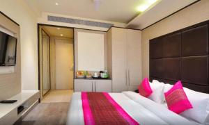 hotel royal grand opposite axis bank east patel nagar