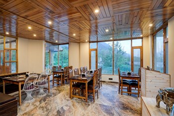 Omavya Cottage,Manali>>Kullu,3 star