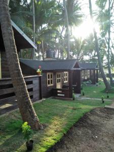 The Cool Huts,Mandrem>>Goa,3 star