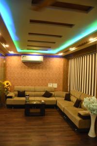 Hotel Crystal Inn,In Ahmedabad (Ahmedabad City Centre),2 star