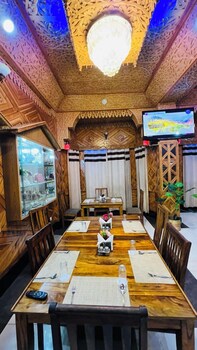 hotel shimla hills international