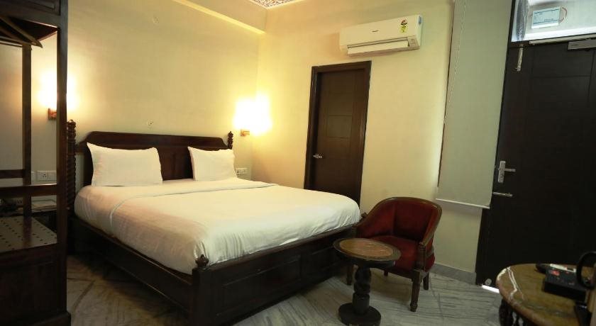 Hotel Gumaan Heritage,Tonk Road,3 star