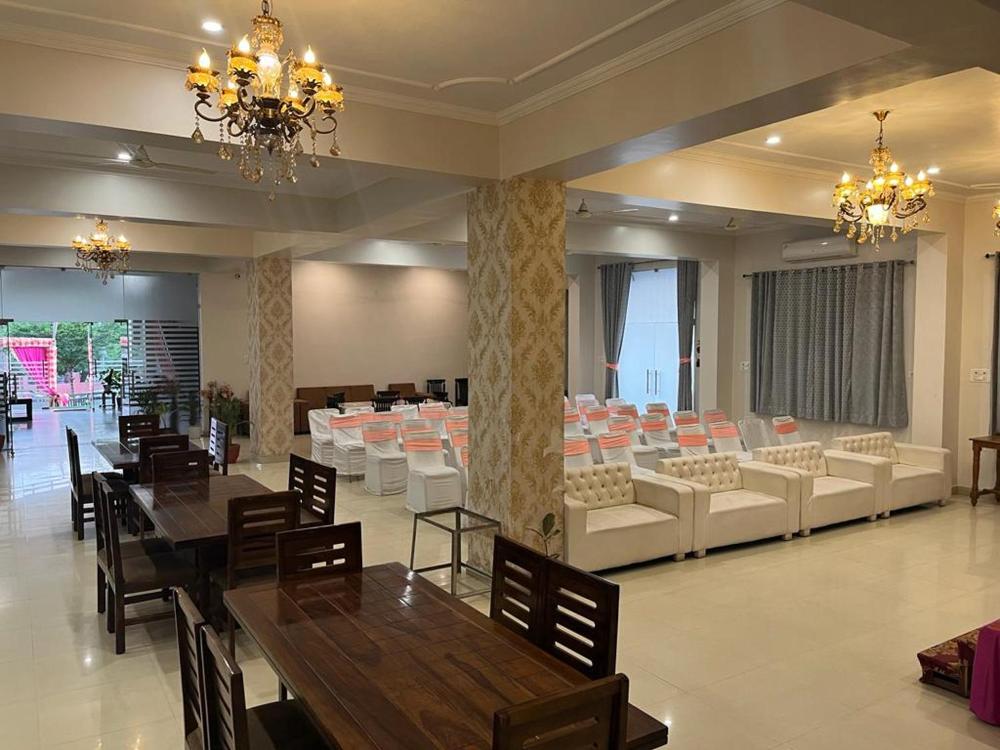 hotel shiv palace