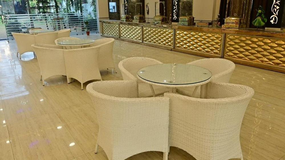hotel shiv palace