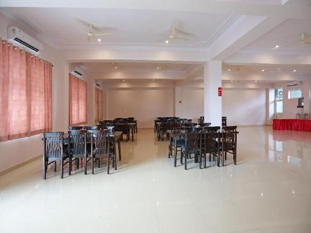 hotel shiv palace