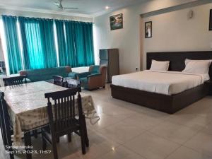 hotel shiv palace