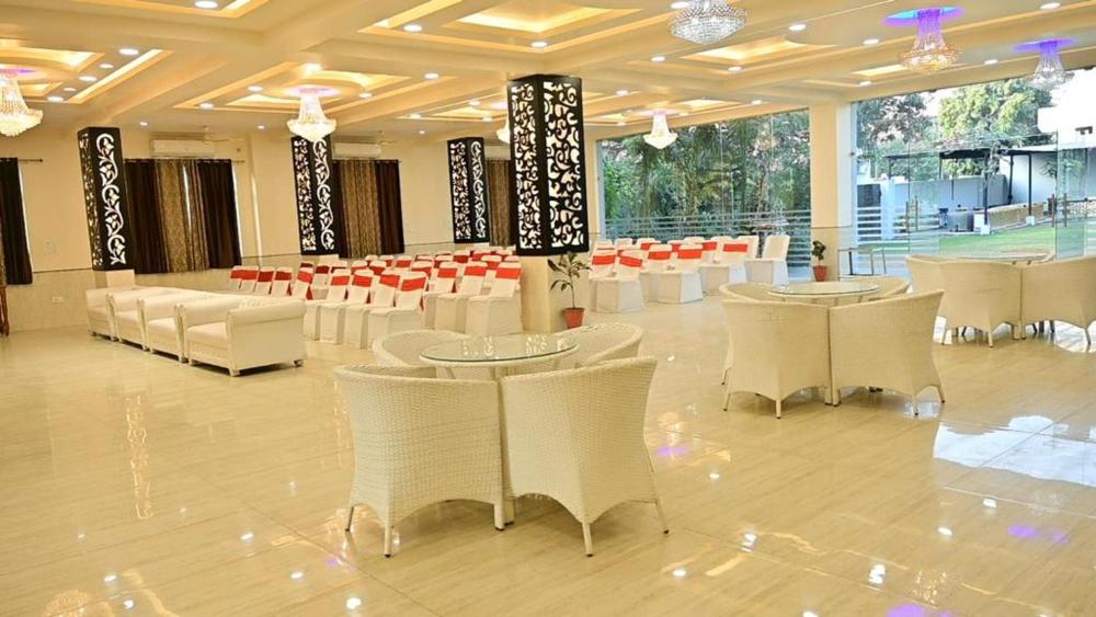 hotel shiv palace