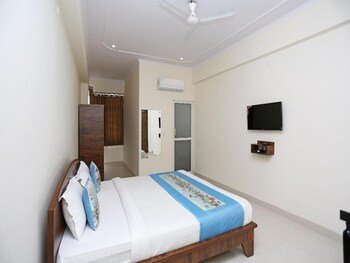 Hotel Shiv Palace,Shyam Nagar,3 star