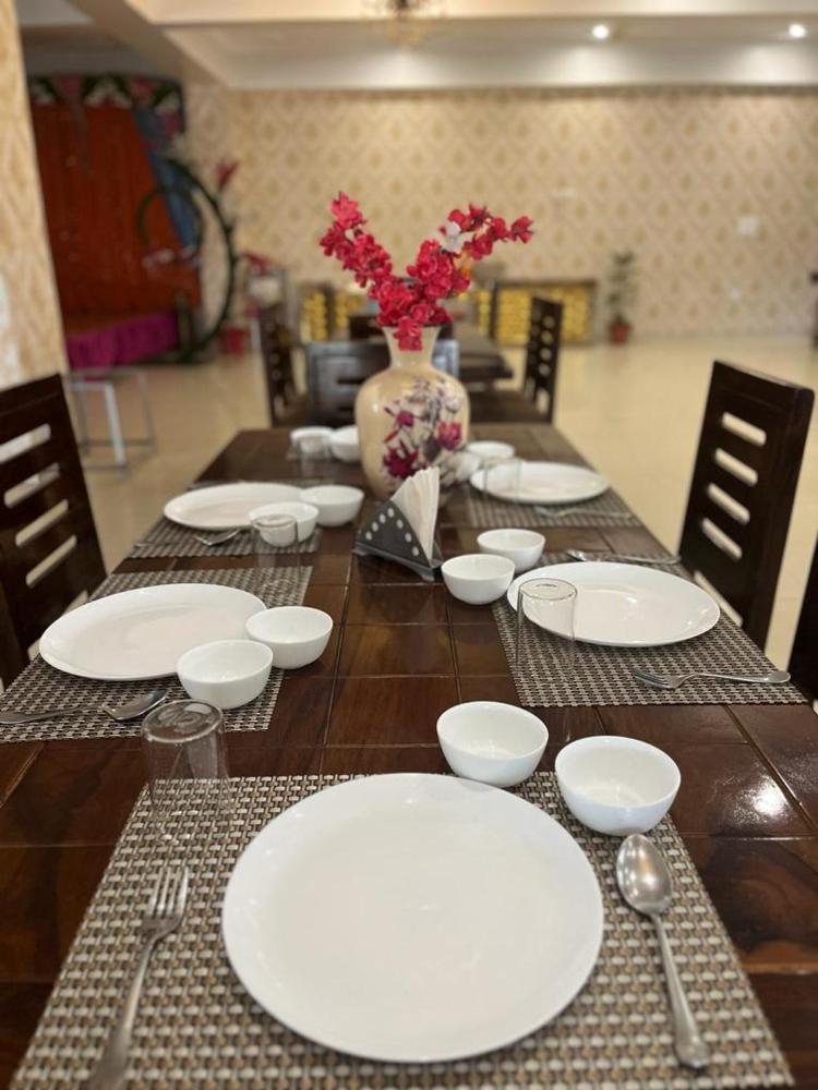 hotel shiv palace