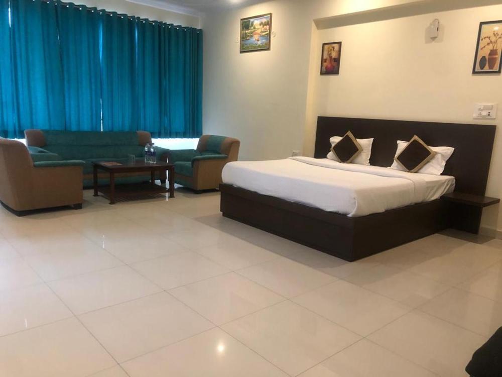hotel shiv palace