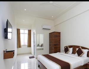 hotel shiv palace