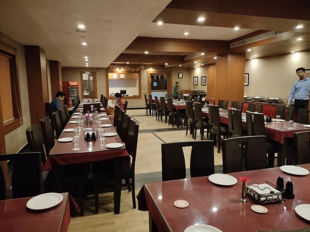 hotel shree hari grand