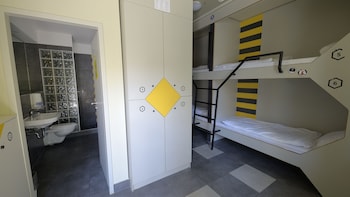 the hive party hostel