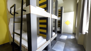 the hive party hostel