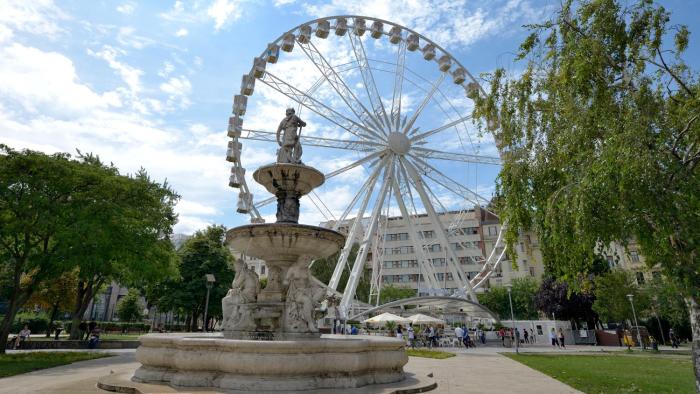 the hive party hostel