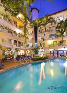 los arcos suites