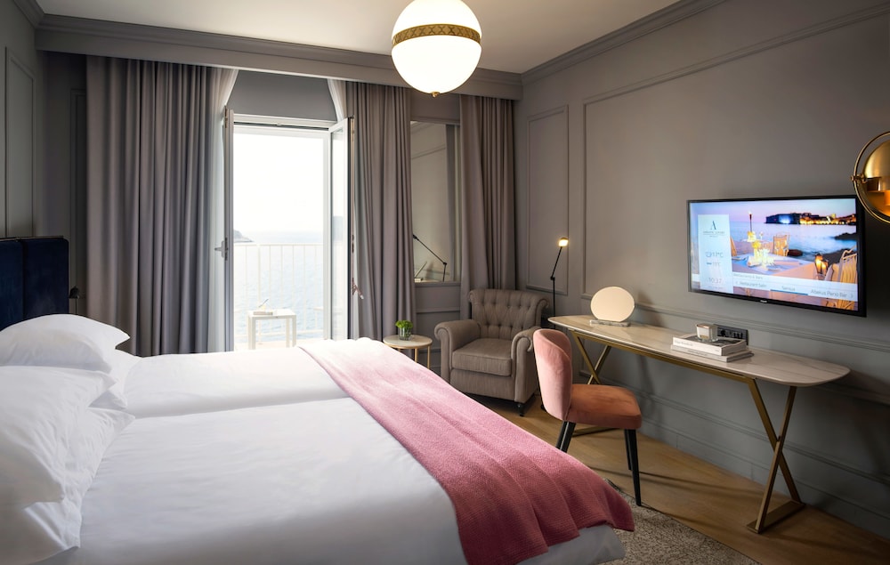hotel excelsior