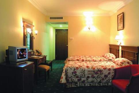 hotel golden crown