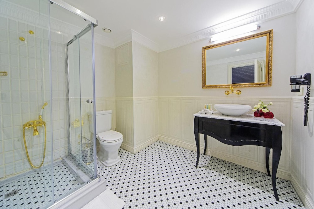 meroddi galata mansion