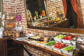 meroddi galata mansion