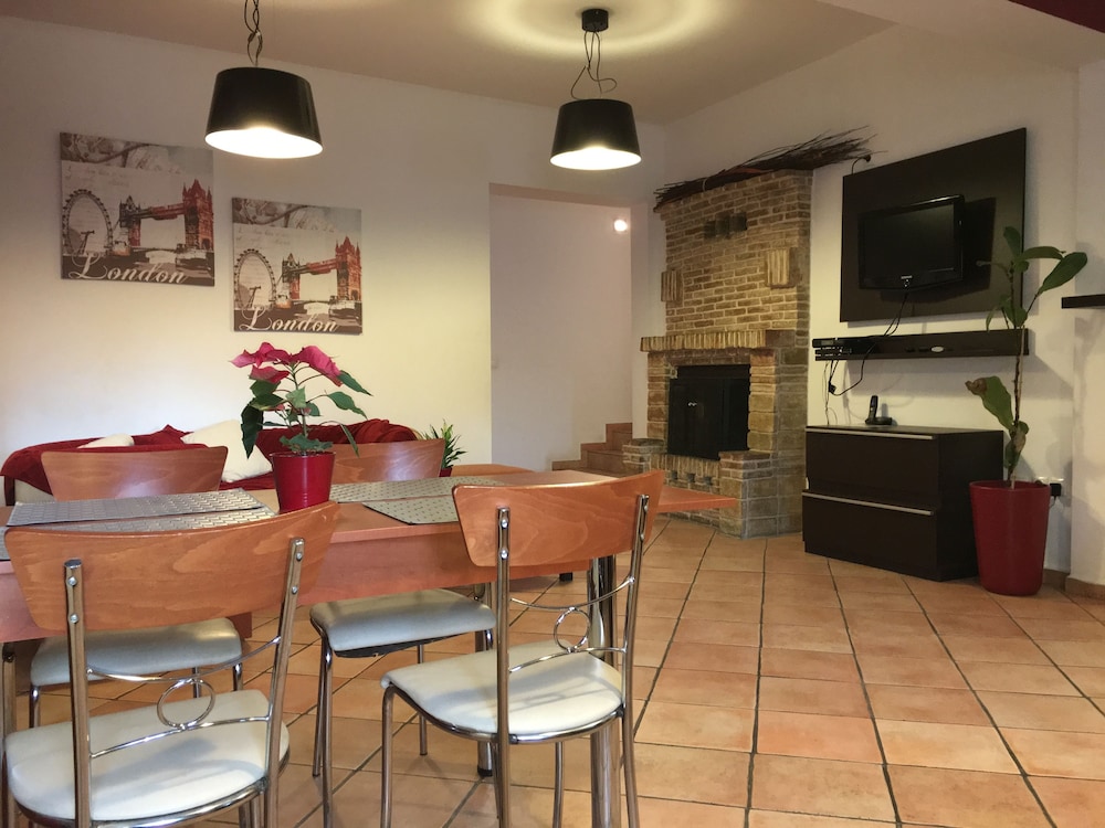 mc queen rooms and apartments