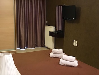 mc queen rooms and apartments