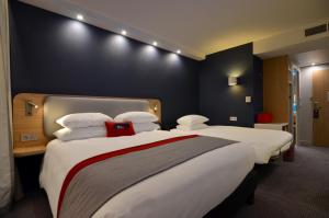 Holiday Inn Express Paris - Cdg Airport By Ihg,Coupvray>>Charles De Gaulle Airport,3 star