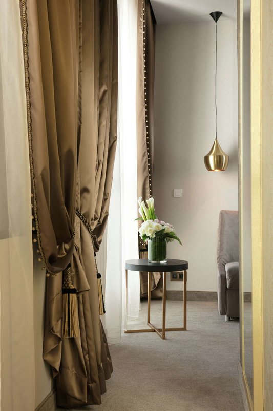 niepce paris hotel curio collection by hilton