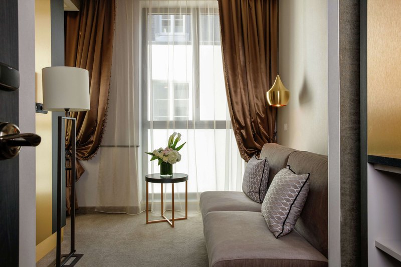 niepce paris hotel curio collection by hilton