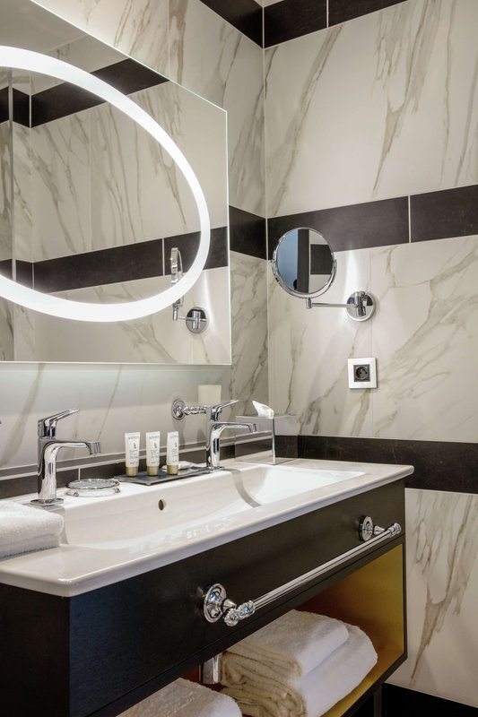 niepce paris hotel curio collection by hilton