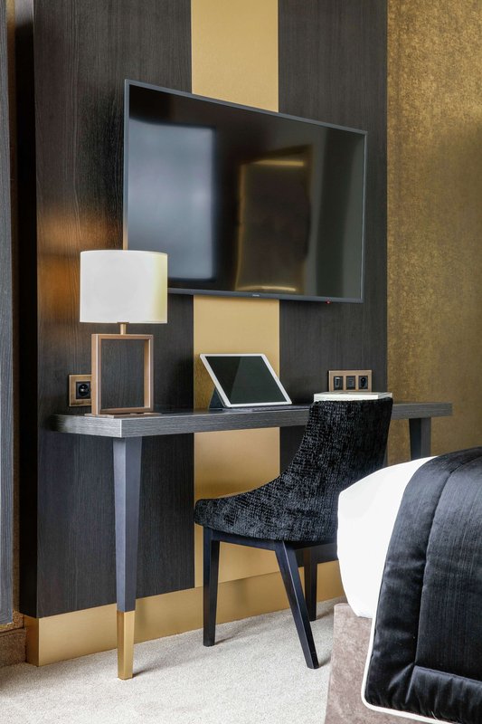niepce paris hotel curio collection by hilton