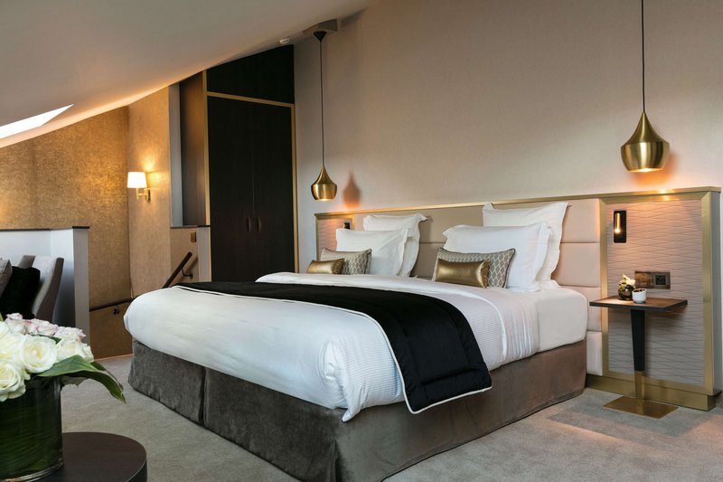 niepce paris hotel curio collection by hilton