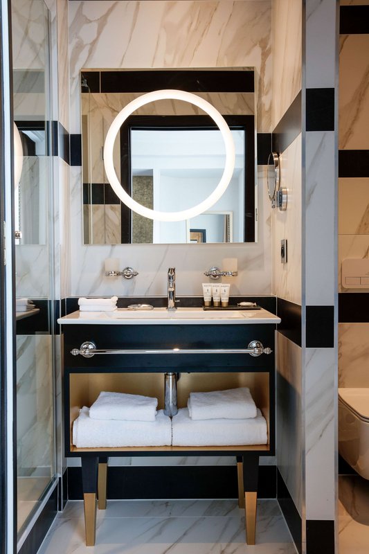 niepce paris hotel curio collection by hilton