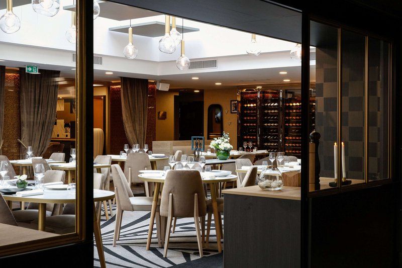 niepce paris hotel curio collection by hilton
