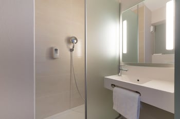bandb hotel marseille la valentine saint menet