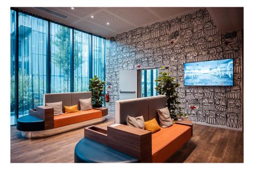 The Originals Boutique, Hôtel Maison Montmartre Paris Les Puces,In Paris (18Th Arrondissement),4 star