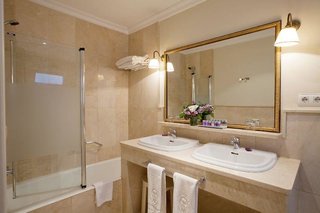 hotel dona maria
