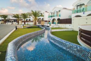 latchi escape hotel and suites