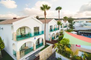 latchi escape hotel and suites