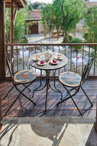 meleni cottage houses