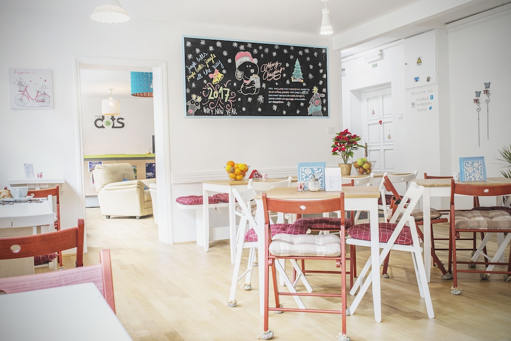 the dots hostel