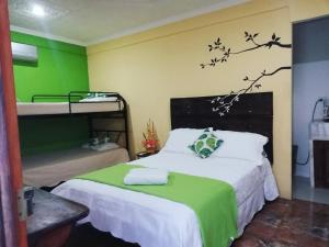 Hospedaje La Galerie,Ojochal>>Ciudad Cortes,3 star