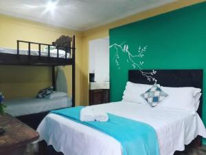 Hospedaje La Galerie,Ojochal>>Ciudad Cortes,3 star