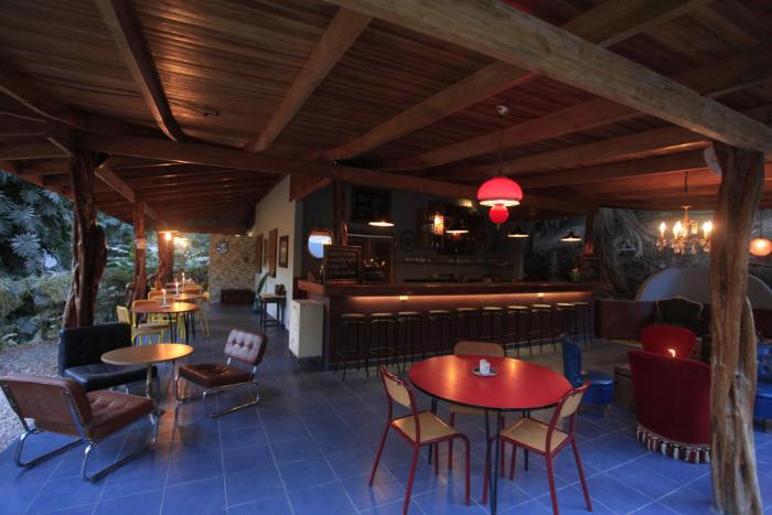 makanas beach bungalows