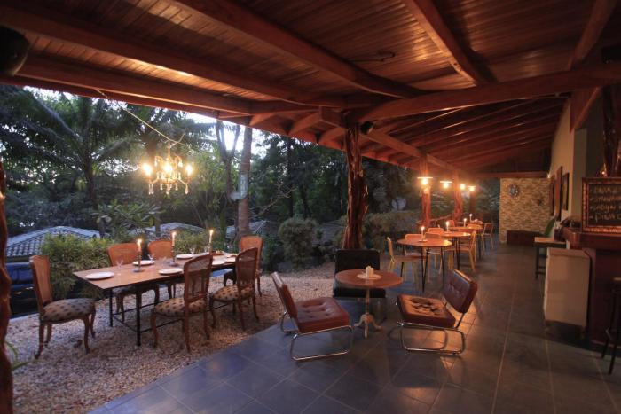 makanas beach bungalows