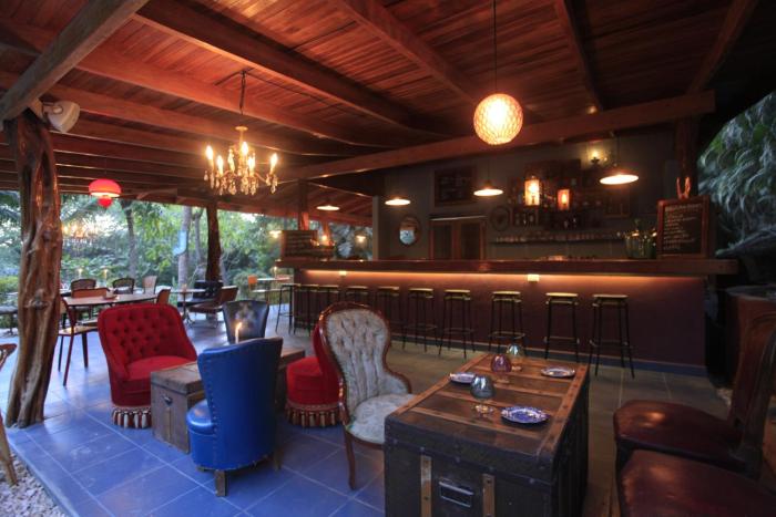 makanas beach bungalows