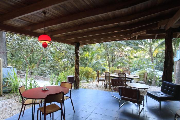 makanas beach bungalows