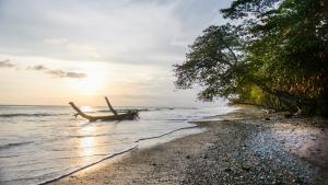 makanas beach bungalows
